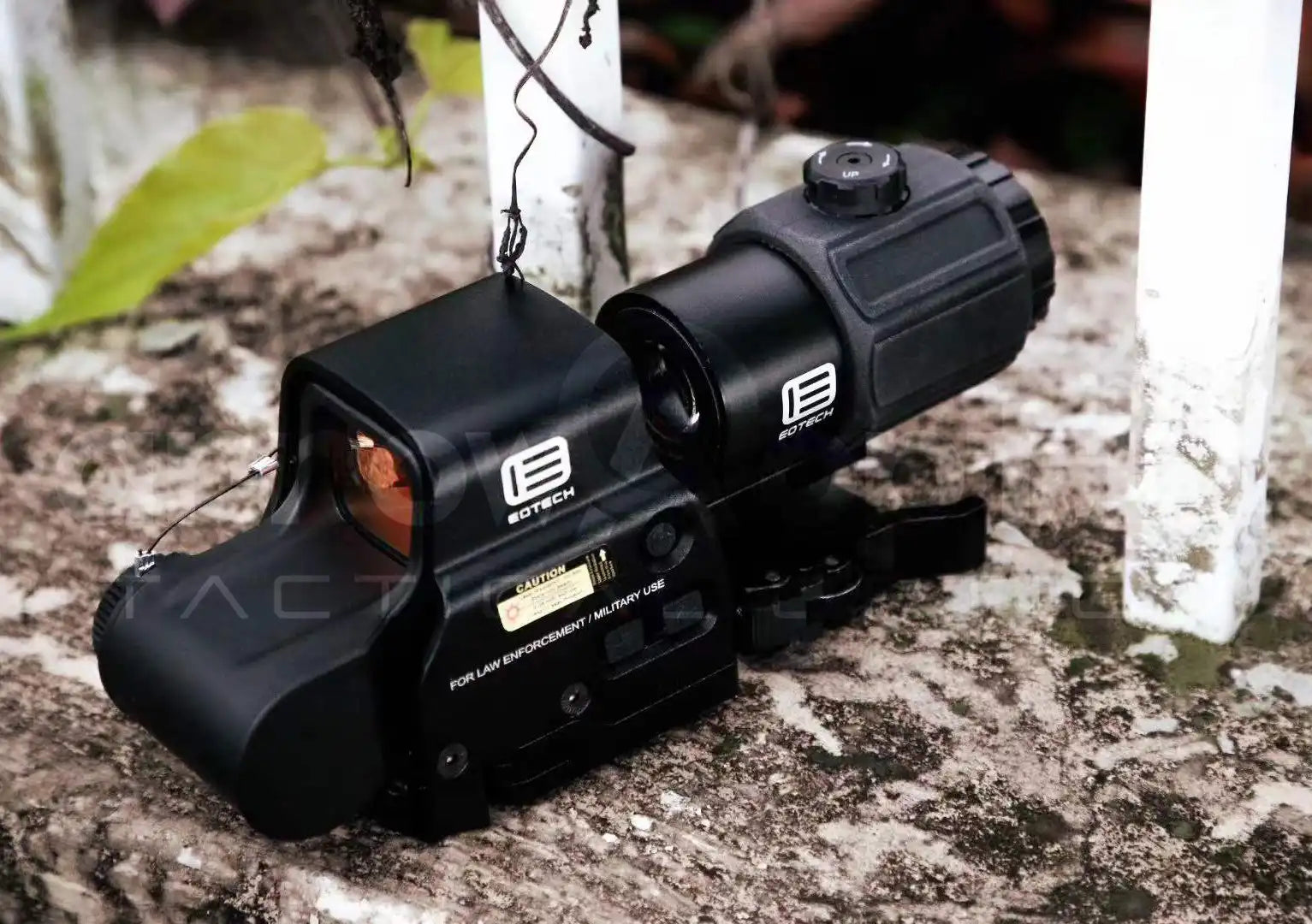 Lupa eléctrica ArrowOptic® G43 3X con desconexión rápida, montaje con interruptor a lado (STS)